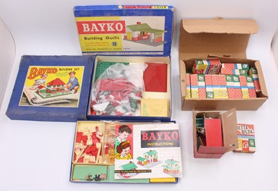 Lot 1581 - Bayko group of 2 building sets to include;...
