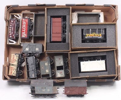 Lot 210 - Fourteen 0 gauge finescale wagons to include...