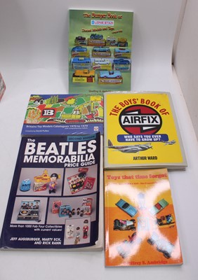 Lot 2071 - A collection of toy and model collecting hard...