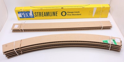 Lot 208 - Peco 0-gauge 2-rail track SL=700BH code 124....