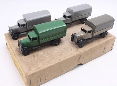 Lot 1043 - Dinky Toys 25B original Trade box containing 4...