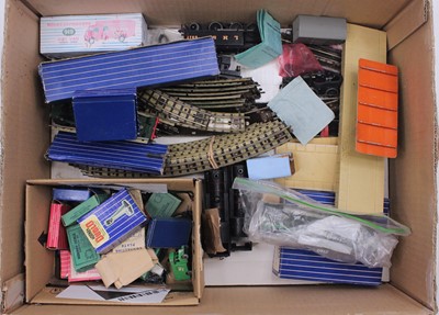 Lot 264 - One box containing various Hornby Dublo items...