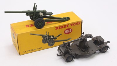 Lot 1048 - Dinky Toys 692 5.5 Medium Gun, housed in the...