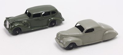 Lot 1141 - Dinky Toys No.39C Lincoln Zephyr finished in...