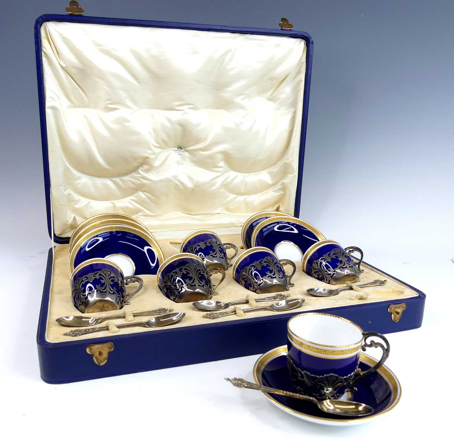 Lot 2025 - A cased Royal Worcester porcelain six-place...