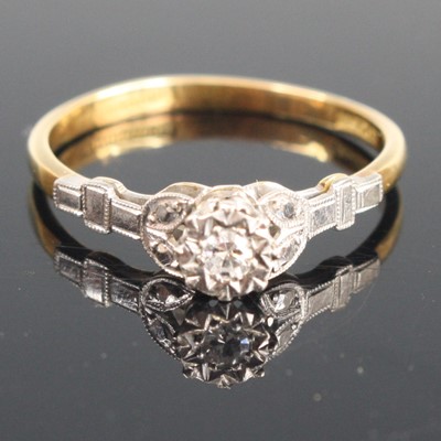 Lot 345 - An 18ct gold and platinum diamond solitaire...