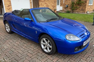 Lot 2923 - A 2004 MG TF convertible sports car 1978cc...