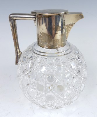 Lot 113 - An early 20th century silver topped and cut...