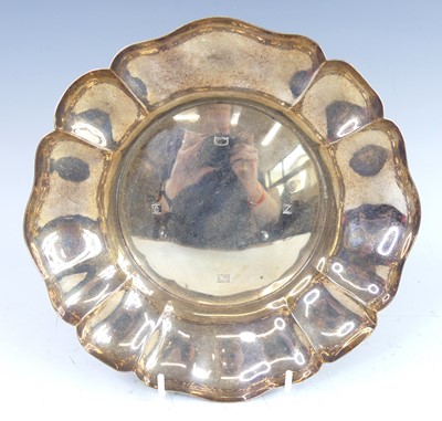 Lot 121 - A large 1970s silver raised scallop-edged...
