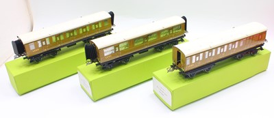 Lot 250 - Three Middleton Products 0 gauge Hornby style...