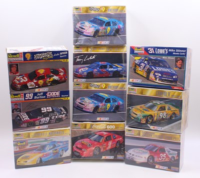 Lot 617 - A collection of ten boxed Revell 1/24 scale...