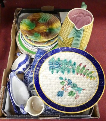 Lot 81 - A collection of ceramics, to include a...