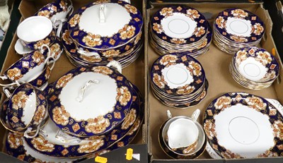 Lot 76 - A collection of Royal Albert Heirloom pattern...