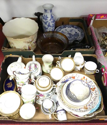 Lot 88 - A collection of ceramics, to include a set of...