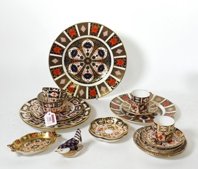 Lot 102 - A collection of Royal Crown Derby Imari wares,...