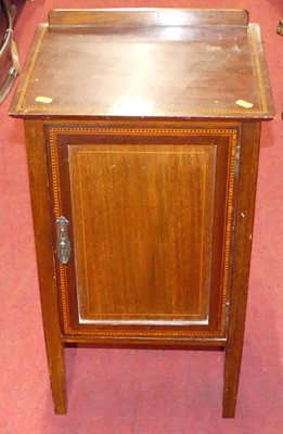 Lot 1182 - An Edwardian mahogany and chequer strung...