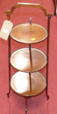 Lot 1186 - An early 20th century mahogany circular...