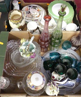 Lot 167 - A collection of ceramics and glass to include...