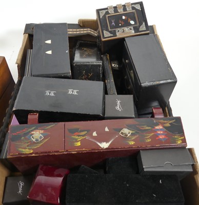 Lot 170 - A collection of boxes to include Japanese...