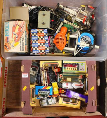 Lot 1522 - 2 boxes of mixed toys to include diecast...