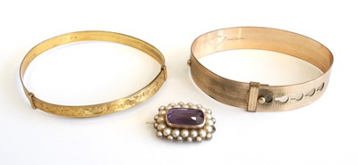 Lot 303 - A Victorian yellow metal amethyst and seed...