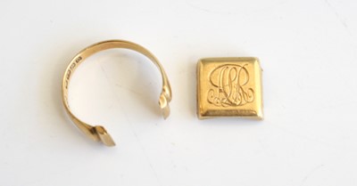 Lot 306 - An 18ct gold signet ring (in two sections, and...