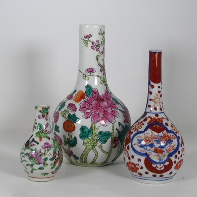 Lot 482 - A 20th century Chinese porcelain vase, of...