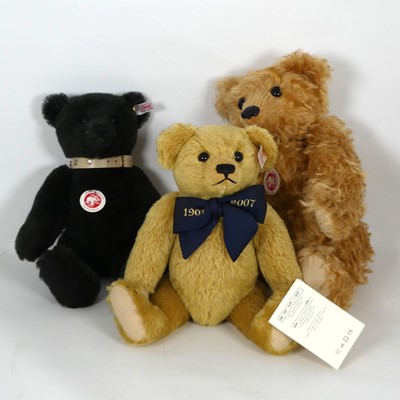 Lot 488 - A Steiff bear, having glass eyes and opposable...