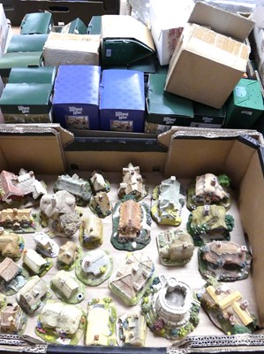 Lot 507 - A collection of Lilliput Lane model cottages,...