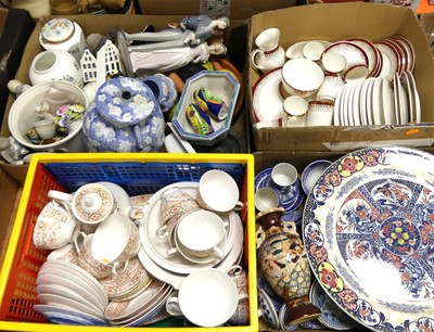 Lot 512 - A collection of ceramics, to include a Lladro...