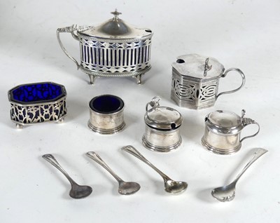 Lot 269 - A George V silver mustard of pierced oval form,...