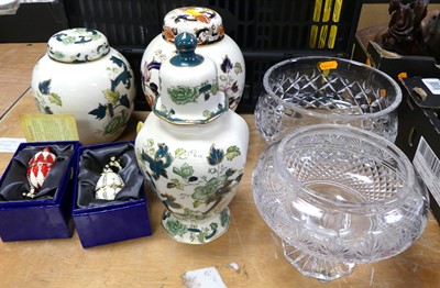 Lot 518 - A Mason's Chartreuse pattern ginger jar and...