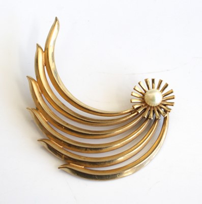Lot 334 - A modern 9ct gold and cultured pearl set...