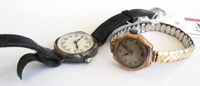 Lot 357 - A vintage lady's 9ct gold cased manual wind...