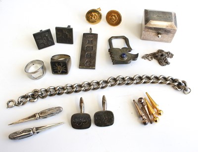 Lot 378 - A mixed lot to include sterling silver curb...
