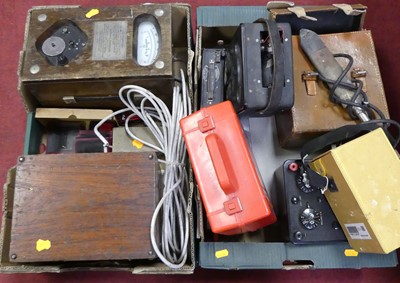 Lot 539 - A collection of instruments and gauges to...