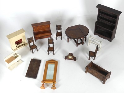 Lot 426 - A collection of dolls house furniture to...