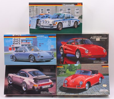 Lot 664 - A collection of five boxed Fujimi 1/24 scale...