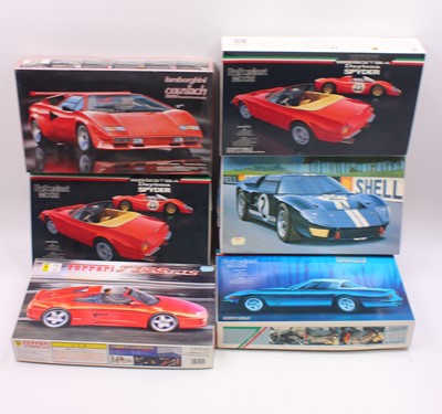 Lot 670 - A collection of six boxed Fujimi 1/24 scale...