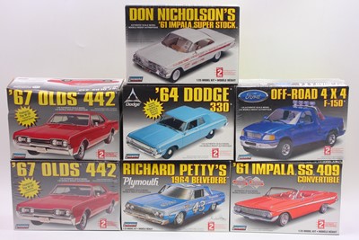 Lot 675 - A collection of seven boxed Lindberg 1/25...