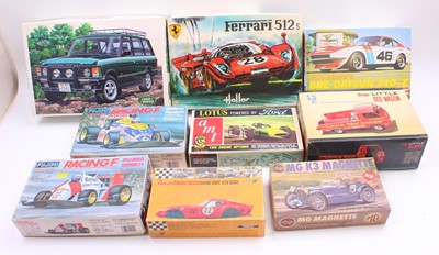 Lot 716 - Nine boxed mixed scale and mixed manufacture...