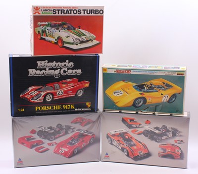 Lot 718 - Five boxed mixed scale plastic vehicle kits to...