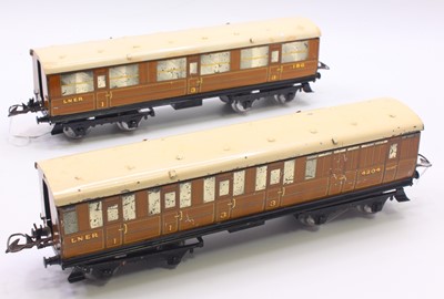 Lot 138 - 1937-41 Hornby No.2 bogie corridor coaches...