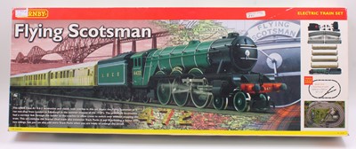 Lot 438 - Hornby 00 gauge R1039 Flying Scotsman set,...