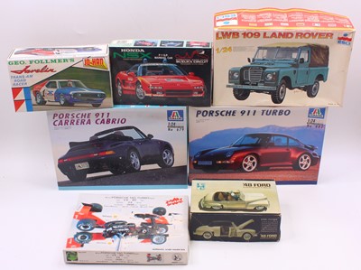 Lot 722 - Seven boxed mixed scale plastic vehicle kits...