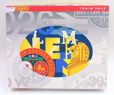 Lot 440 - Hornby 00 gauge train pack, R2173, comprising...