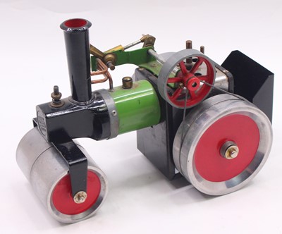 Lot 7 - Mamod SR1A steam roller traction engine with...