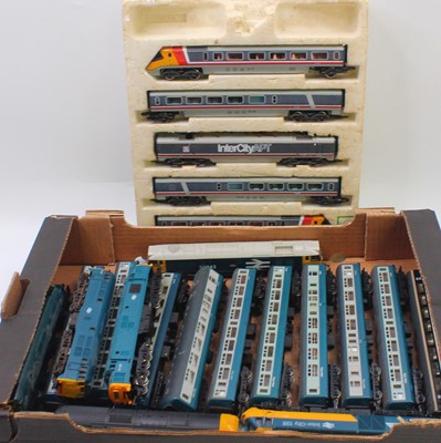 Lot 496 - One tray containing various Triang and early...