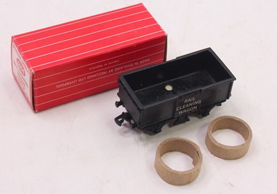Lot 303 - Hornby Dublo 2 rail 4654 Rail cleaning wagon,...