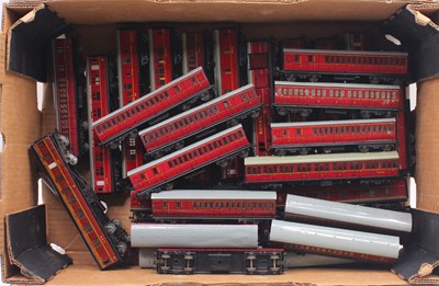 Lot 367 - One tray containing a large quantity of Hornby...